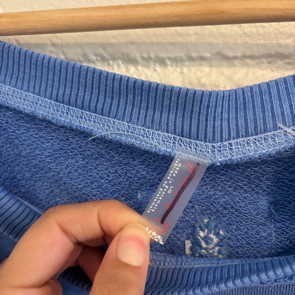 NWOT Free People movement one to beat pullover in blue - Picture 5 of 6